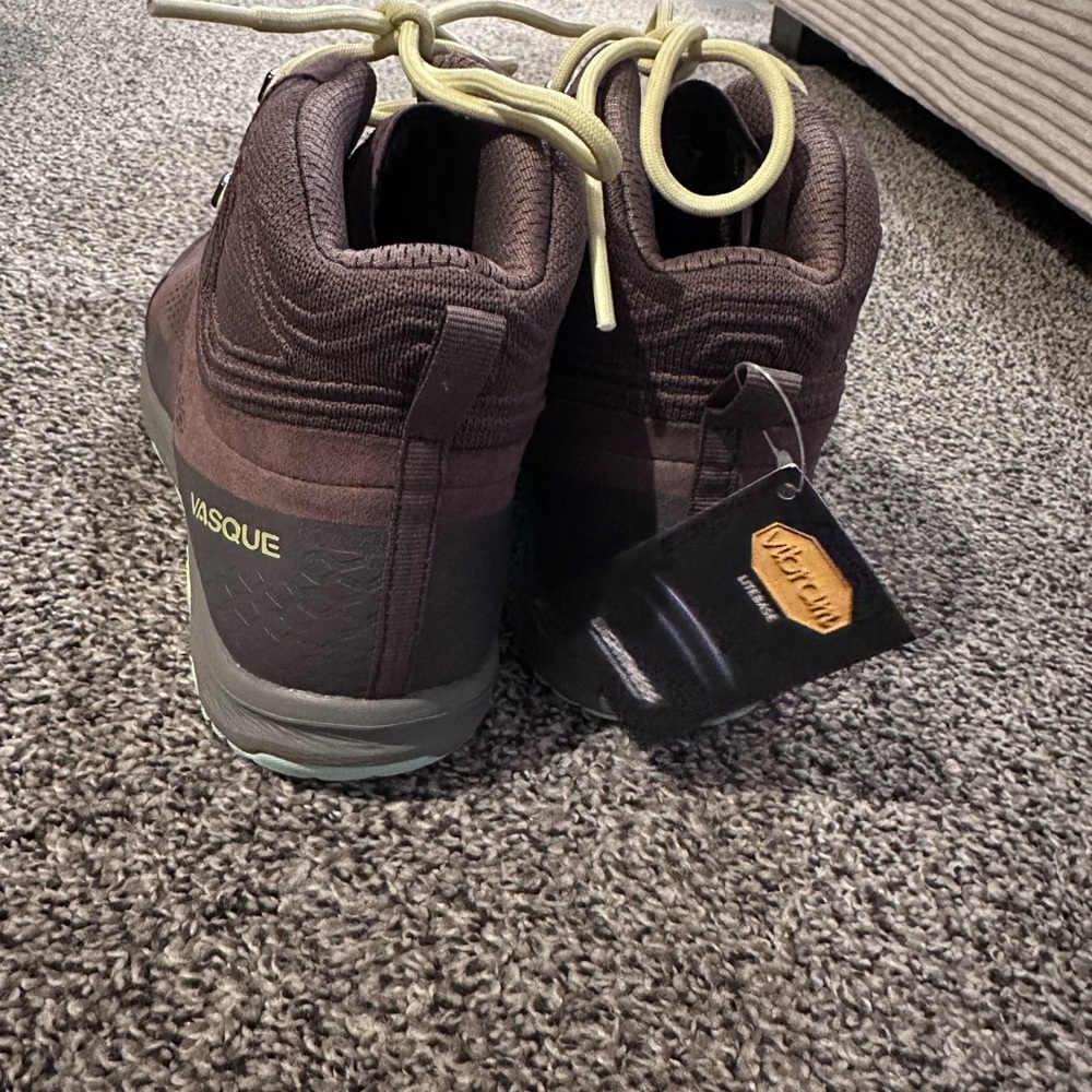 Vasque- BREEZE LT NTX LIGHTWEIGHT WATERPROOF HIKING BOOTS - Picture 8 of 12